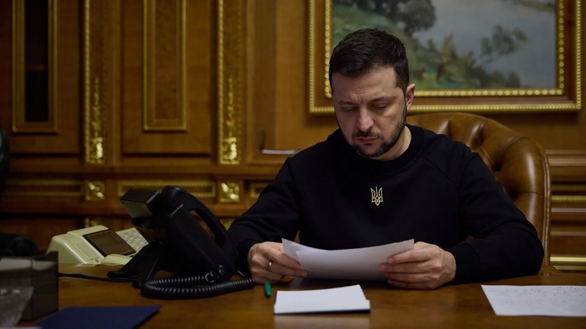 Зеленский ввел в действие санкции СНБО против компании Royal Pay Europe Зеленский ввел в действие санкции СНБО против компании Royal Pay Europe