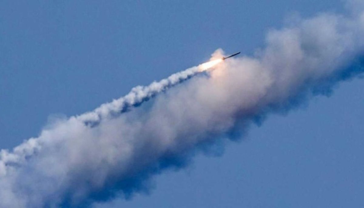 Під час атаки Росія запустила 33 ракети на територію України: скільки вдалося збити - 24 Канал