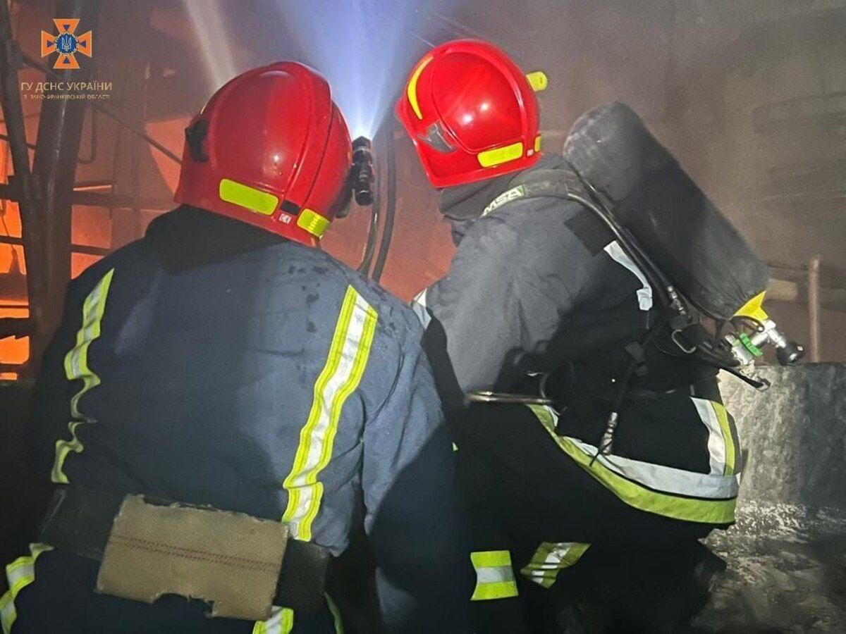 На місці пожежі врятували 2 осіб