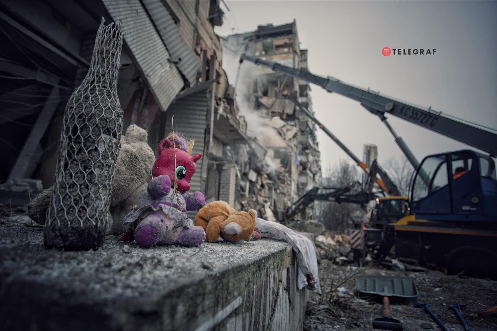 Удар по багатоповерхівці у Дніпрі - свіжі кадри з місця подій - 24 Канал Удар по багатоповерхівці у Дніпрі - свіжі кадри з місця подій - 24 Канал