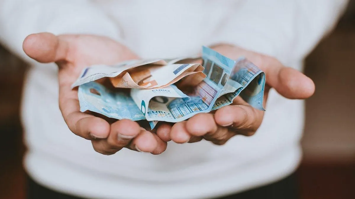 Які виплати отримувать українці в Німеччині Які виплати отримувать українці в Німеччині