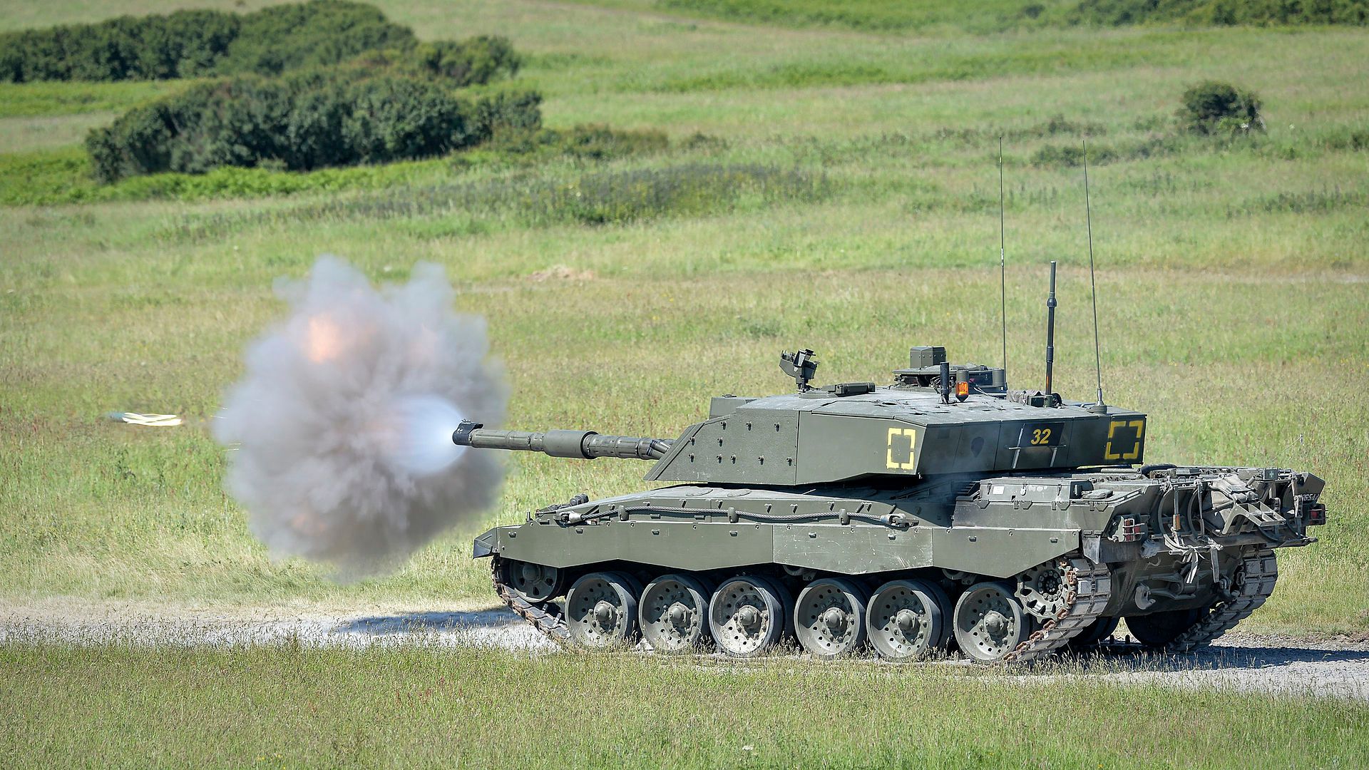 У Британії показали роботу танка Challenger 2 - Україна отримає танки Challenger - 24 Канал