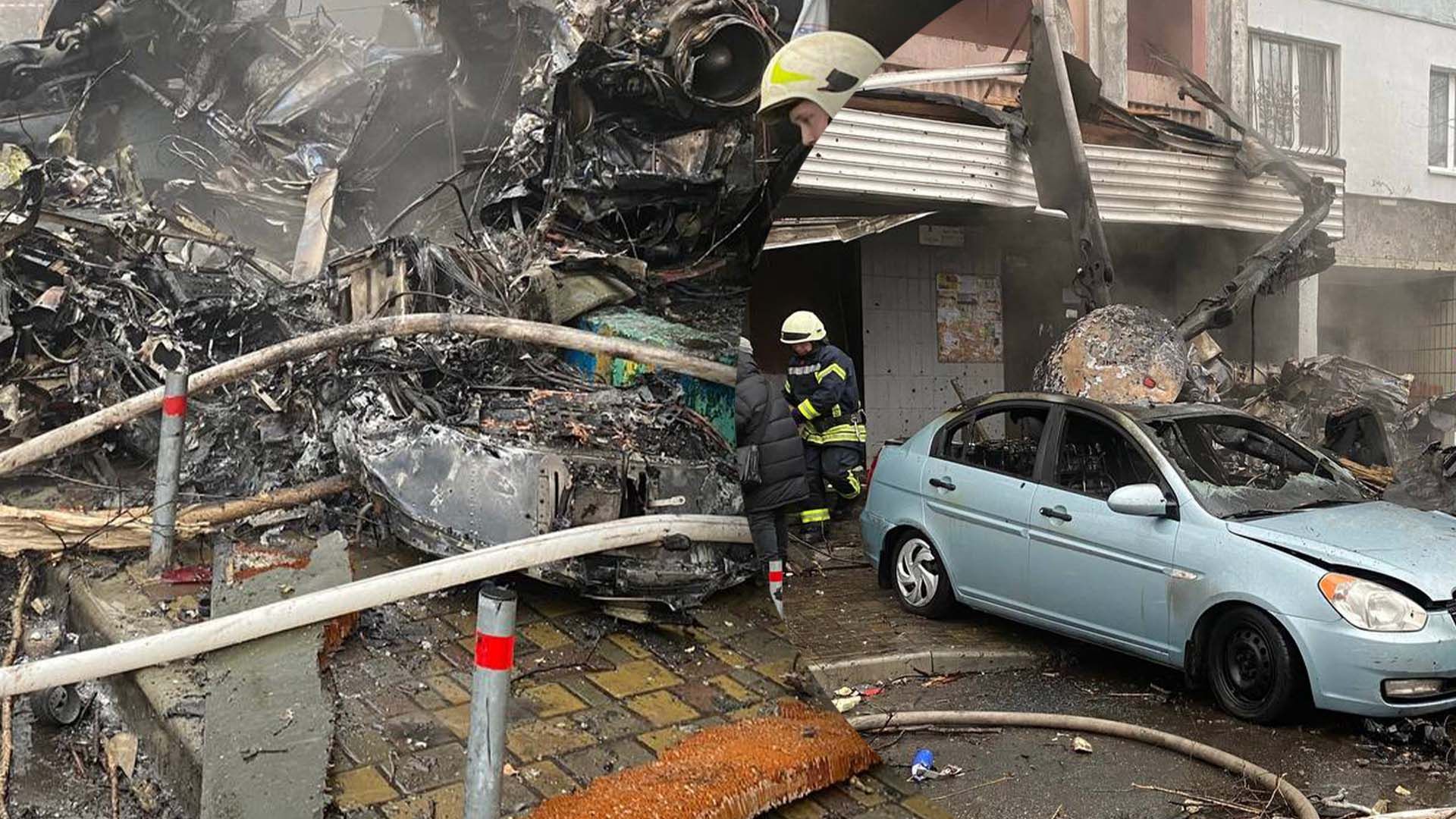 В Броварах у садика упал вертолет: пострадали люди - 24 Канал В Броварах у садика упал вертолет: пострадали люди - 24 Канал