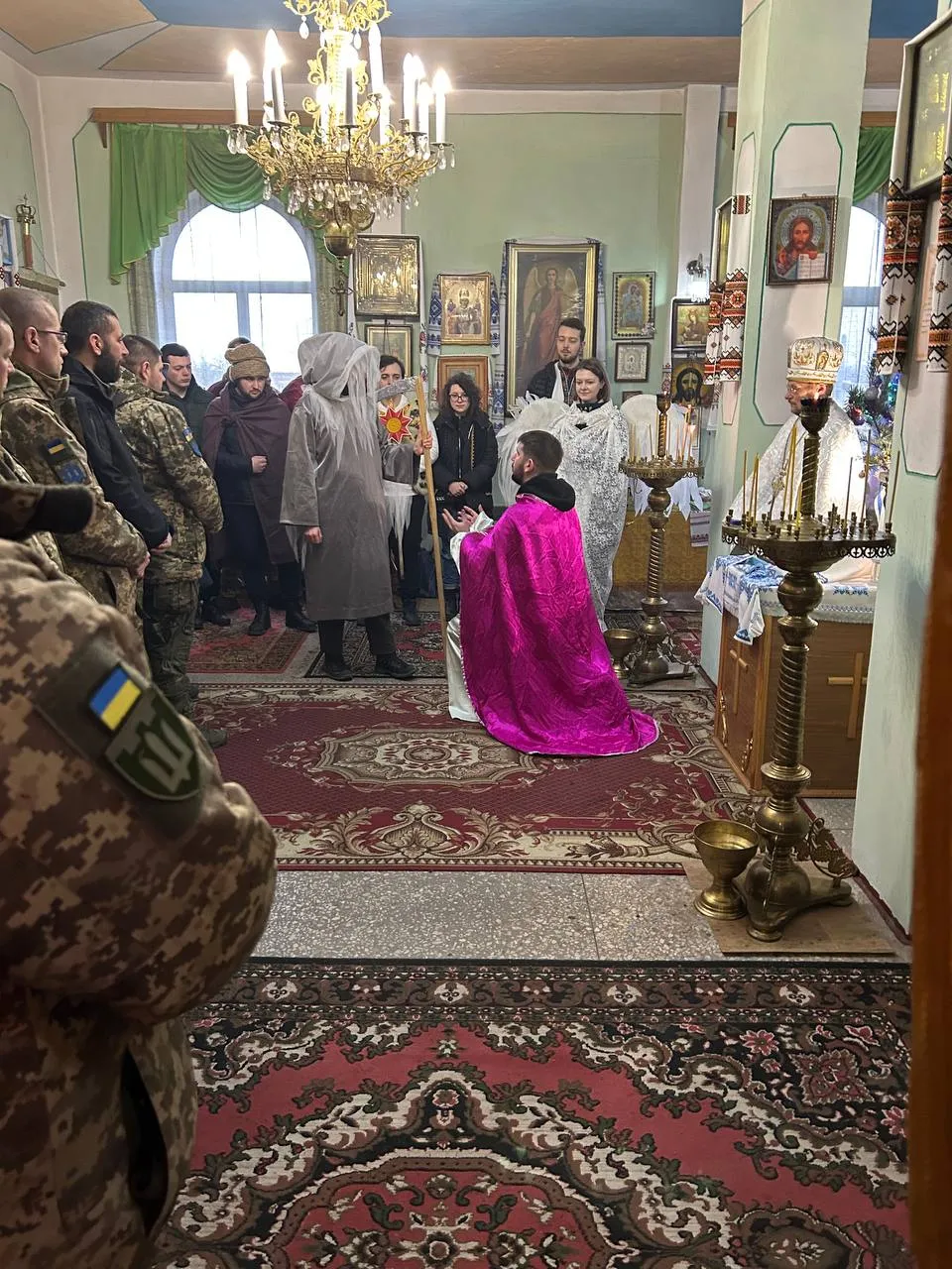 Колядуємо в храмі ПЦУ Колядуємо в храмі ПЦУ