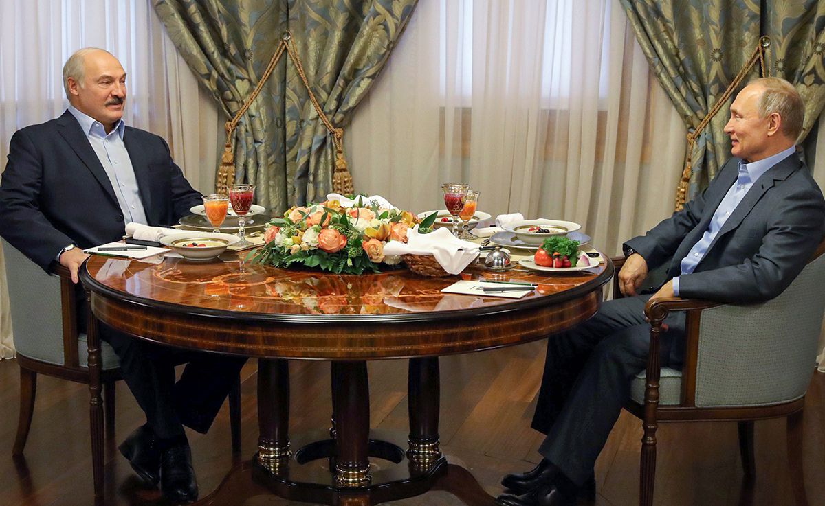 Стало известно, какие на самом деле отношения у Путина и Лукашенко.