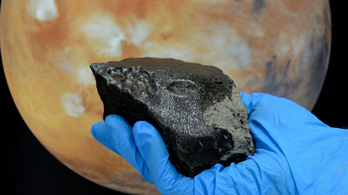 У марсіанському метеориті знайшли органічні сполуки