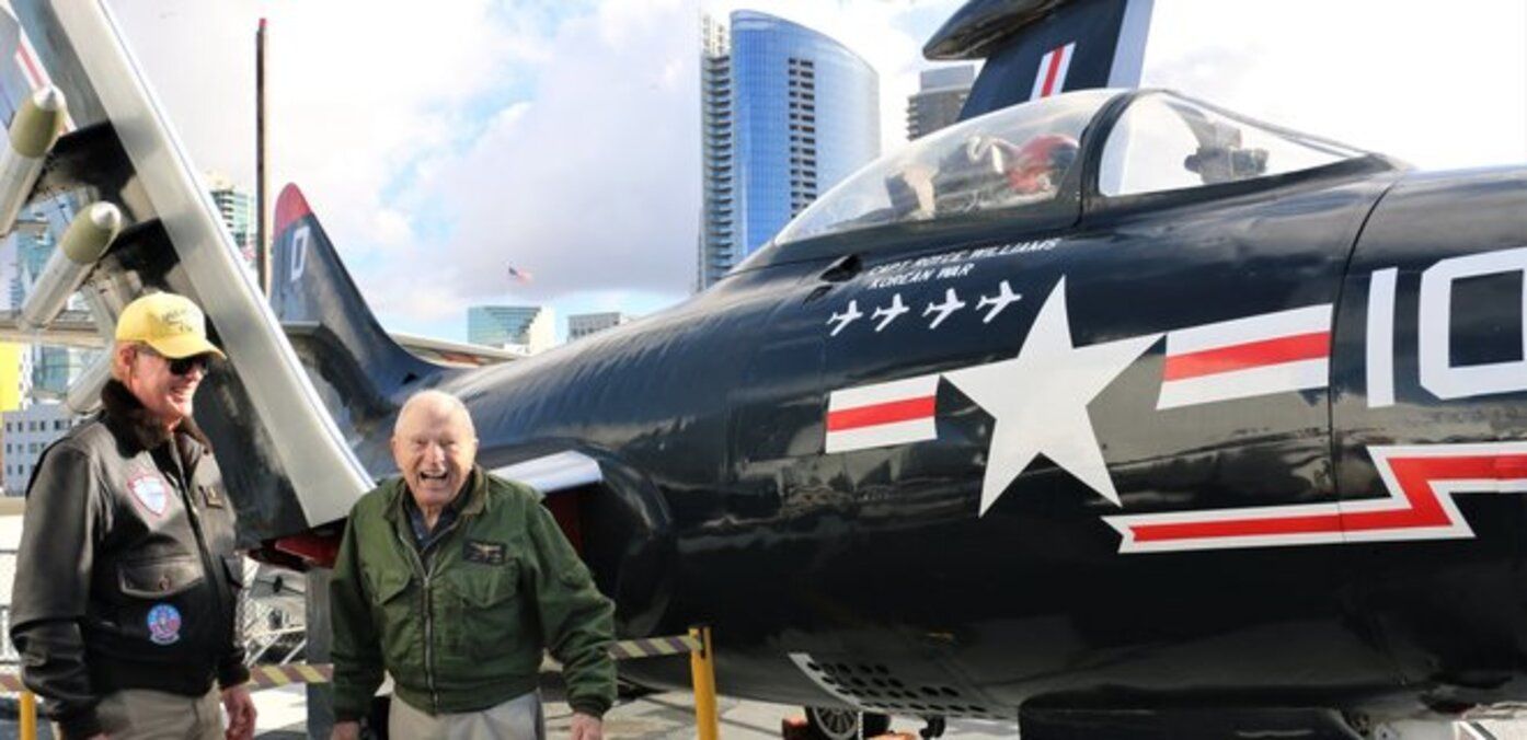 Ройса Вільямса нагородили за збиття 4 радянських винищувачів Ройса Вільямса нагородили за збиття 4 радянських винищувачів