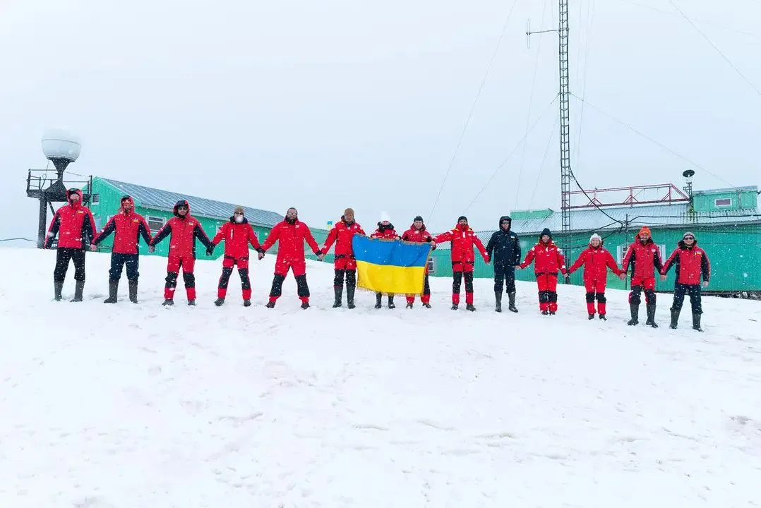 В Антарктиді утворили ланцюг єдності