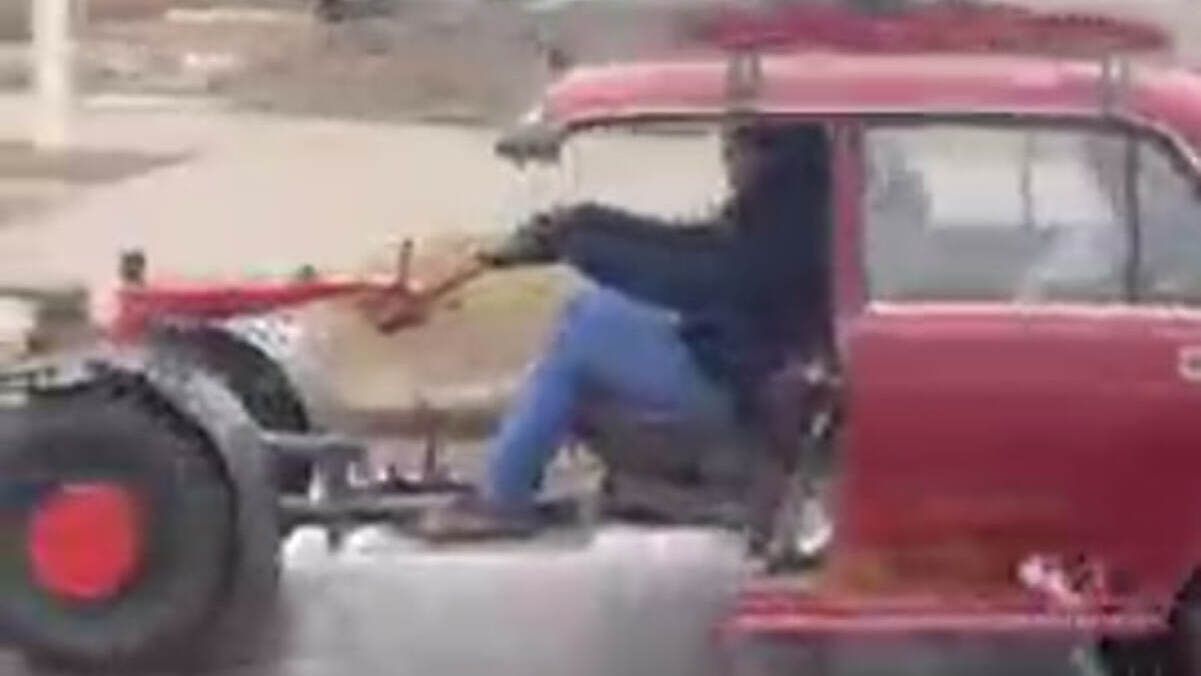 У Білорусі чоловік їздив по вулиці на авто з мотоблоку У Білорусі чоловік їздив по вулиці на авто з мотоблоку