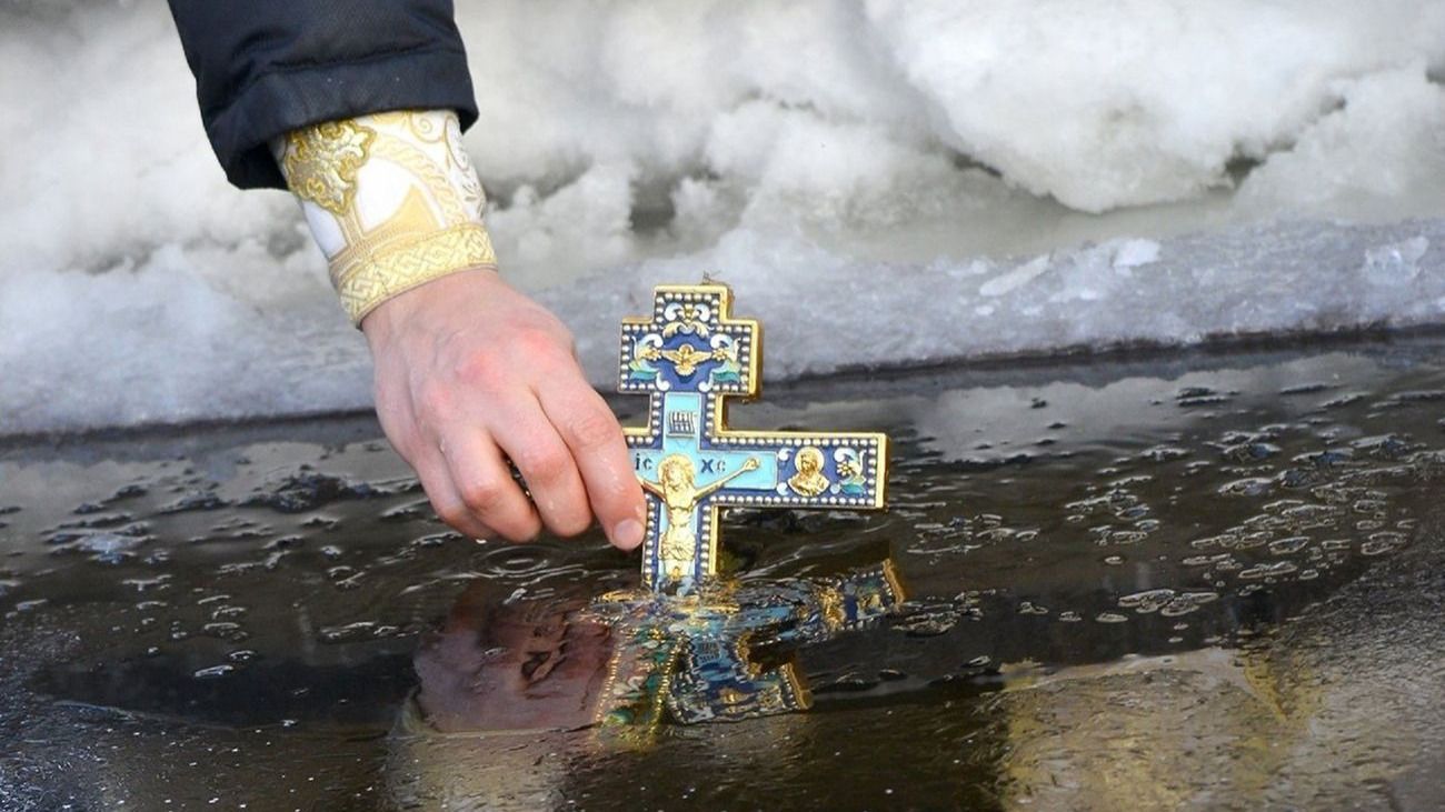 В Ровно уволили работника водоканала из-за освящения водосбора священником из УПЦ МП