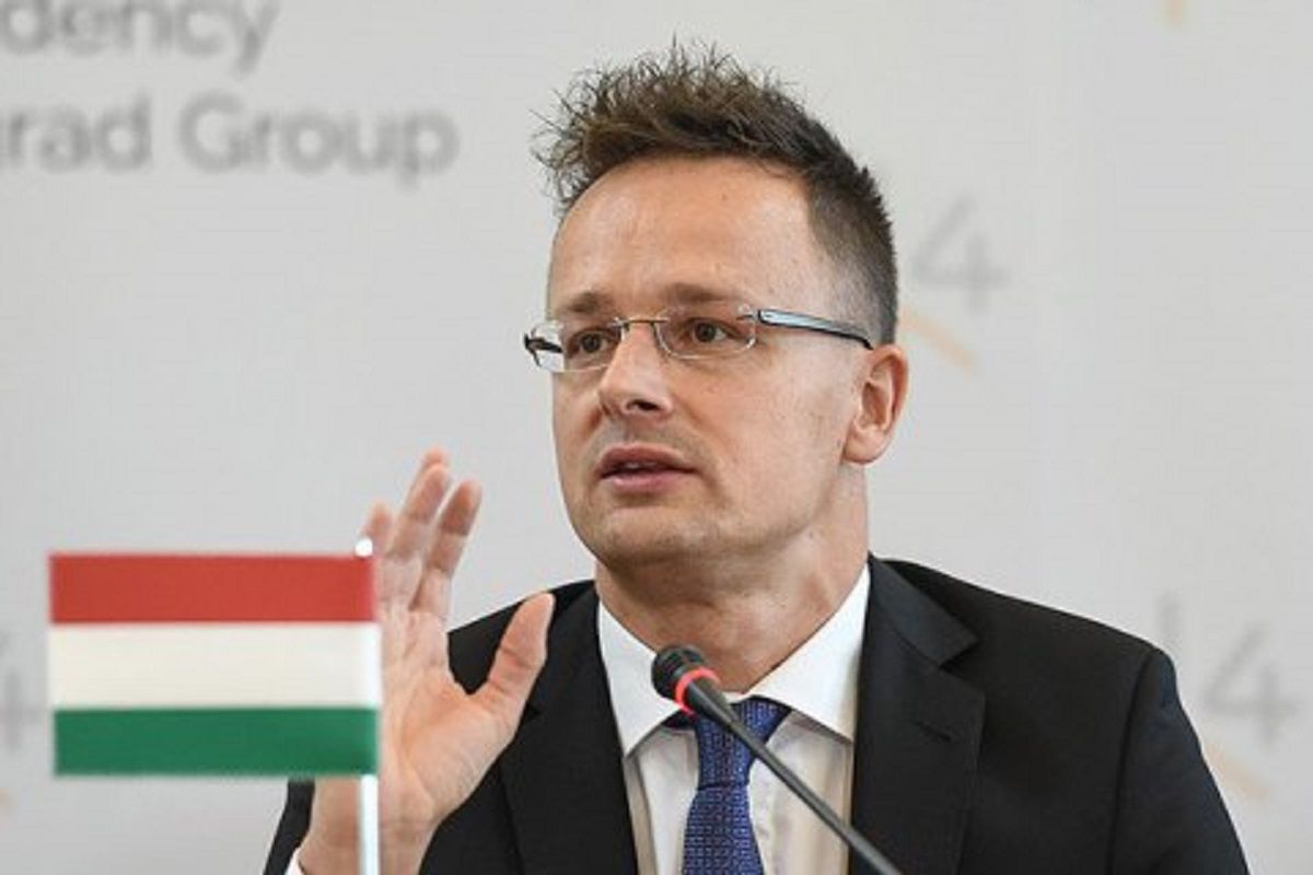 Сійярто заявив, що в Україні відбувається атака на угорців