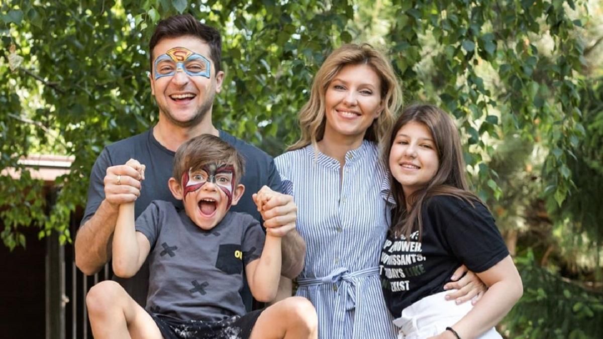 Зеленский рассказал, как часто видится со своими детьми во время войны Зеленский рассказал, как часто видится со своими детьми во время войны