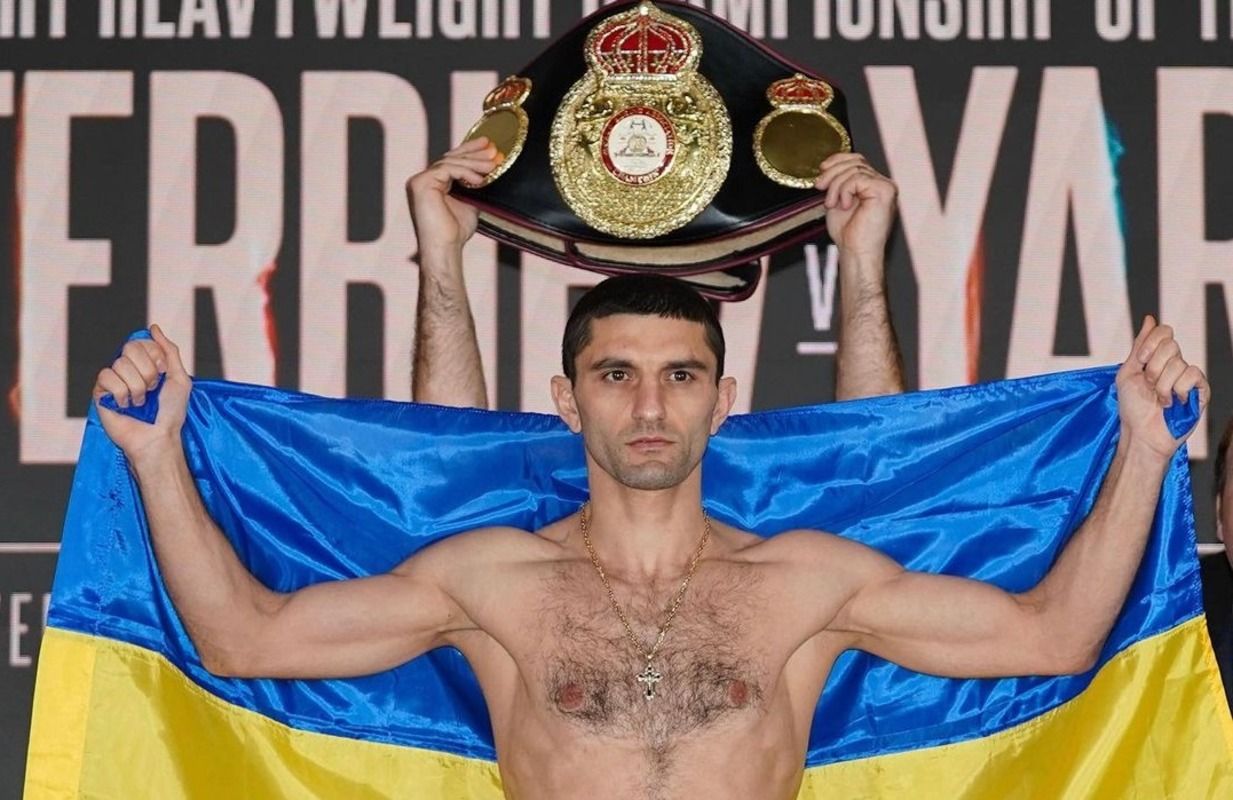 Артем Далакян захистив пояс WBA
