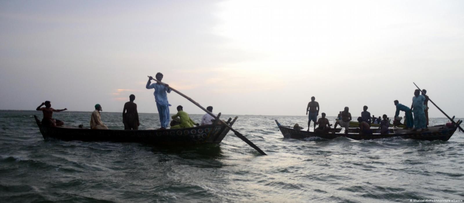  В Пакистане во время экскурсии опрокинулась лодка
