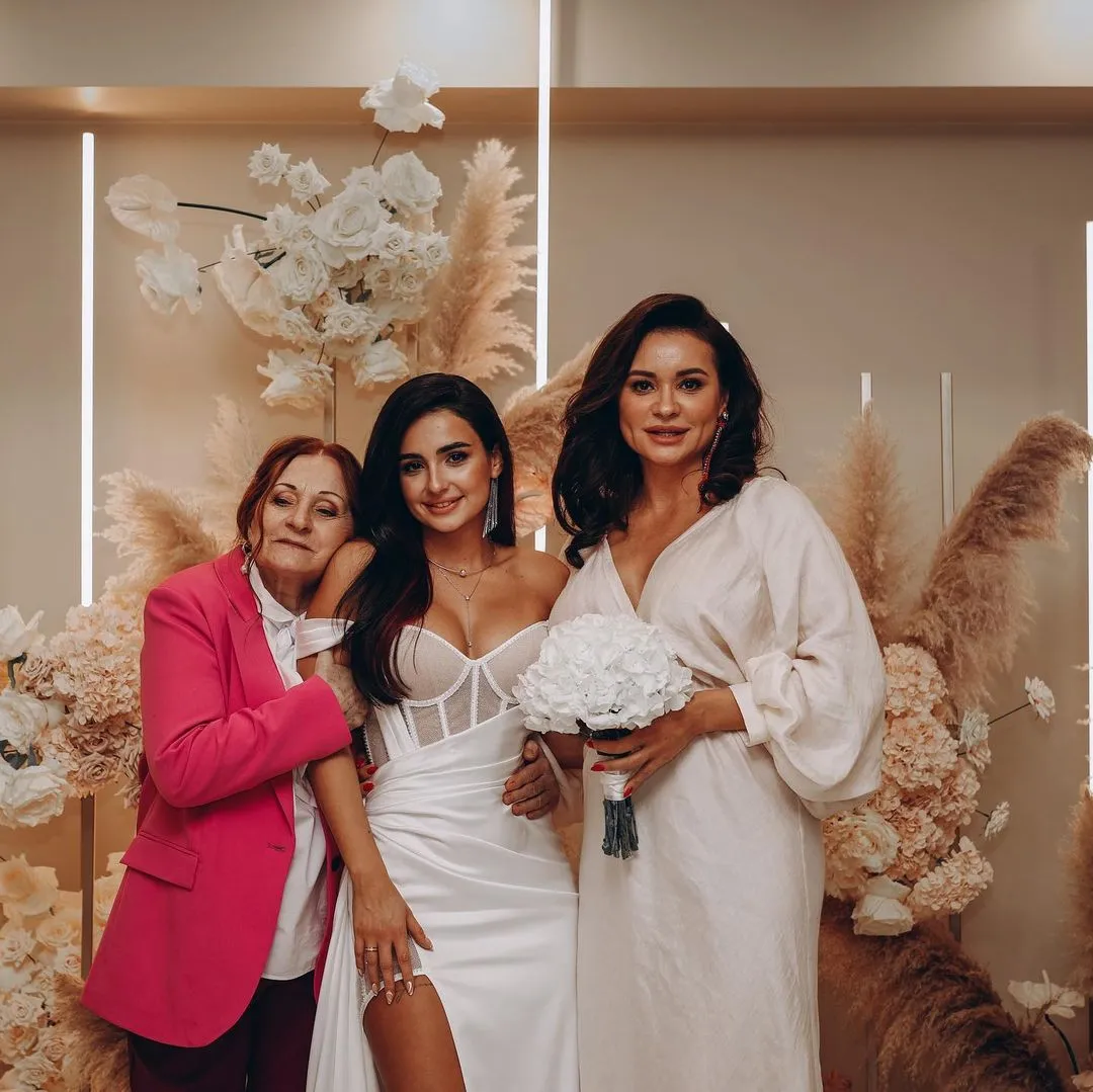 Анна Трінчер Анна Трінчер