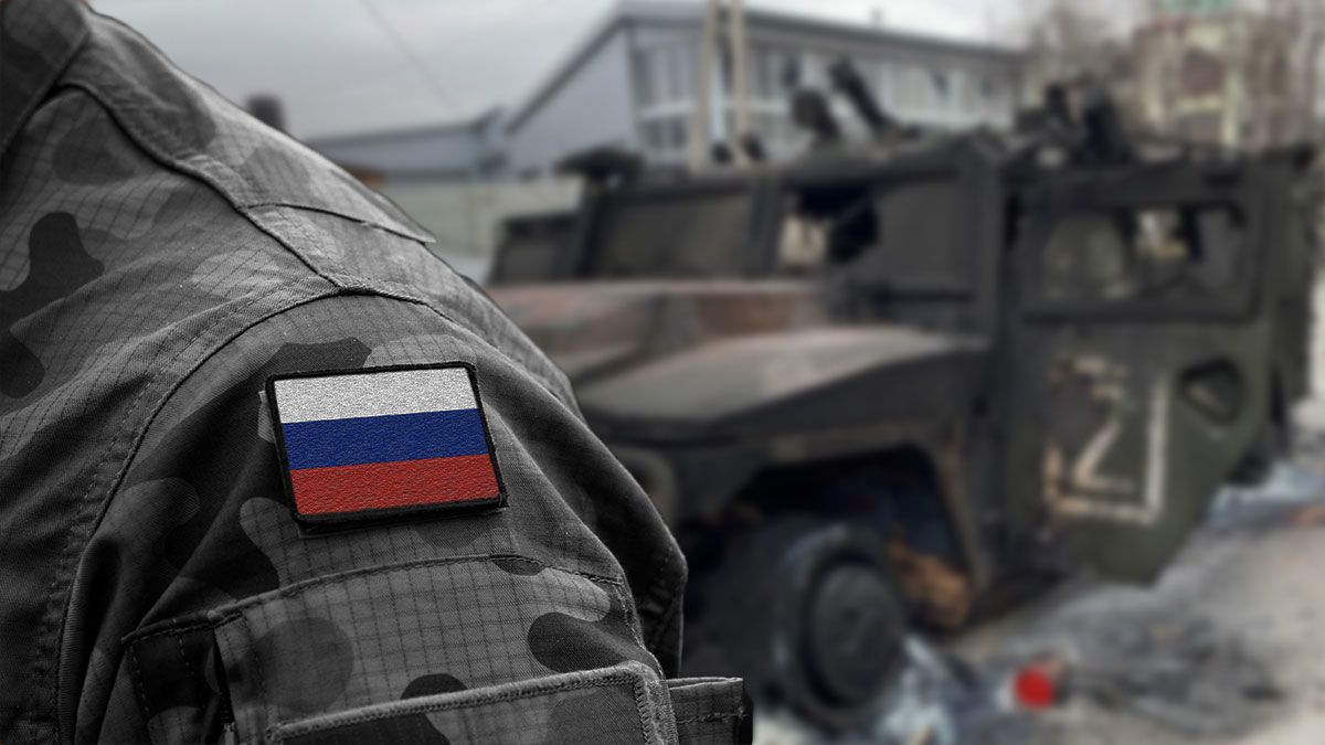 Рештки окупантів на Донбасі засипають у труни лопатами - 24 Канал