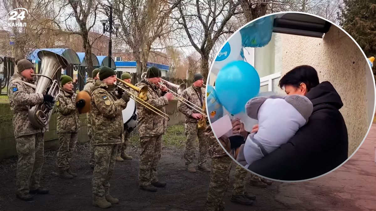 На Волыни военные встретили сына Героя Артема Филюка - 24 Канал