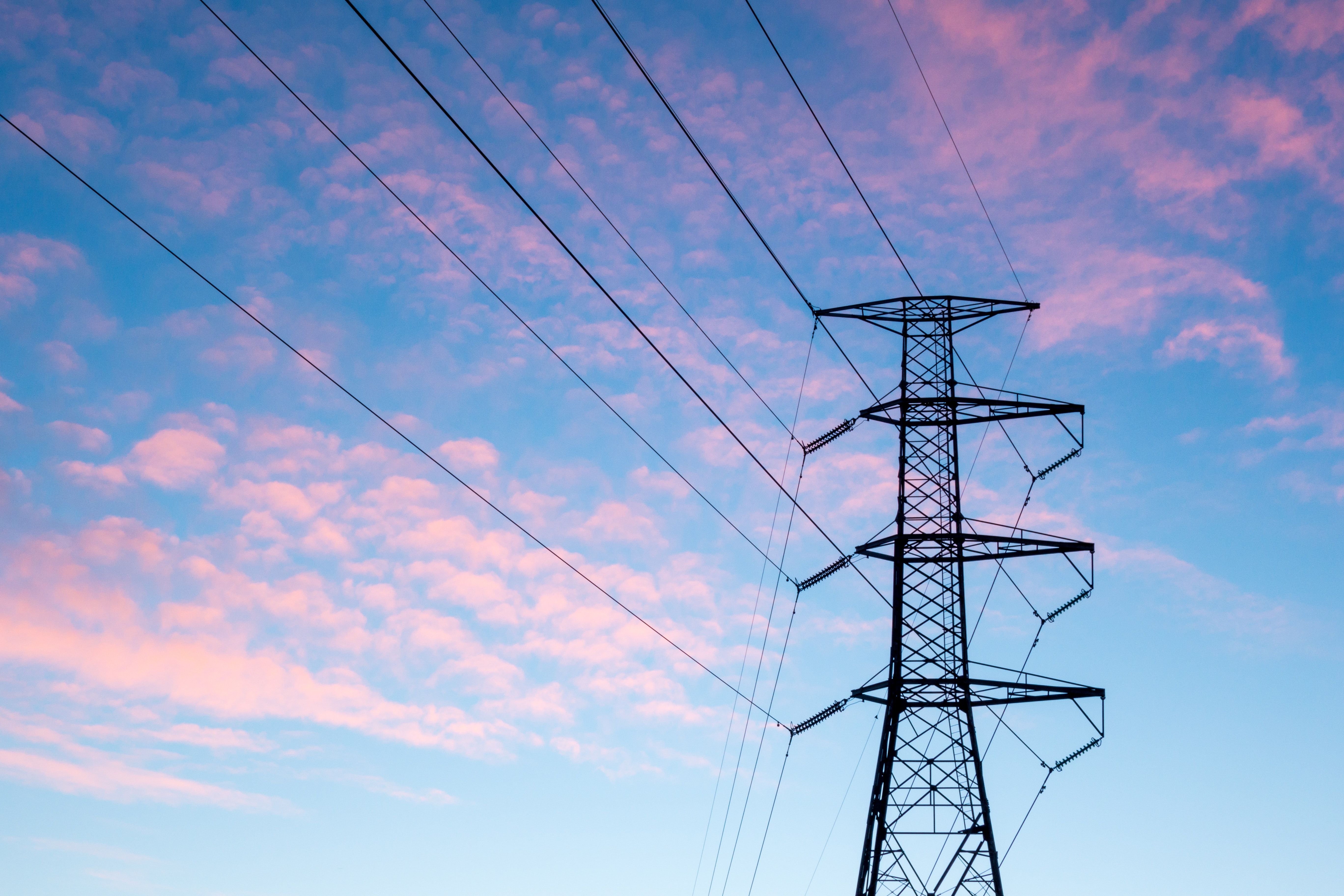 ДТЕК почав імпортувати електроенергію з ЄС у 2023 - відключення світла стане менше