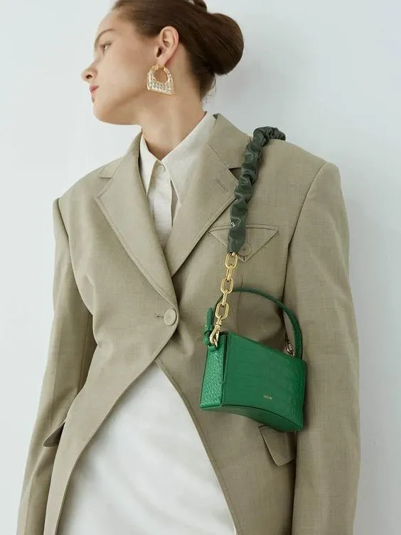 Стильні речі на весну 2023\ Стильні речі на весну 2023\