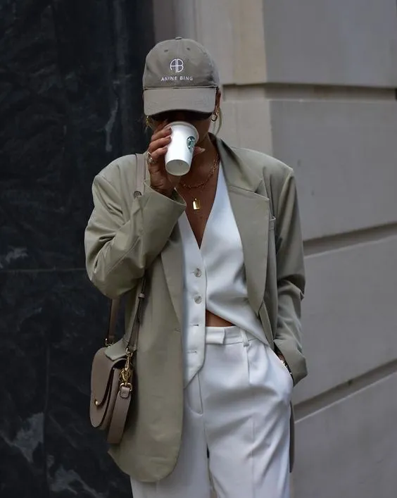 Стильні речі на весну 2023 Стильні речі на весну 2023