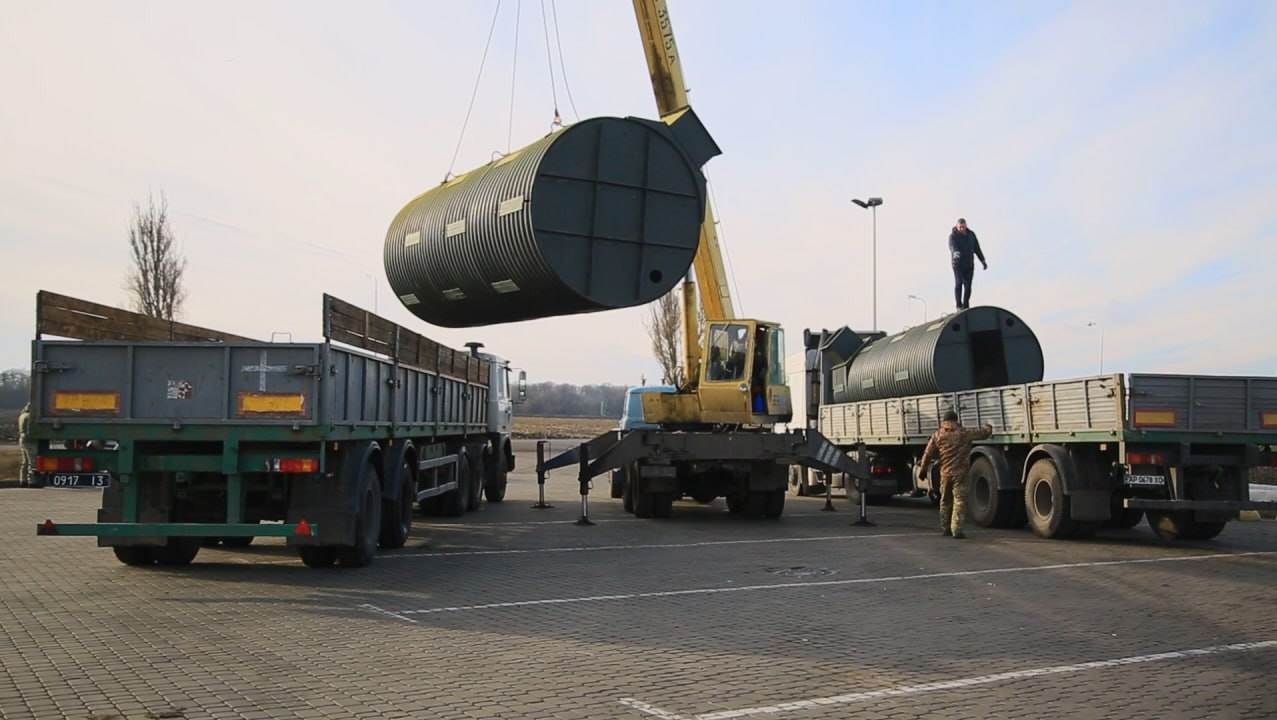 ЗСУ отримали 100 мобільних бункерів-укриттів від Метінвесту ЗСУ отримали 100 мобільних бункерів-укриттів від Метінвесту