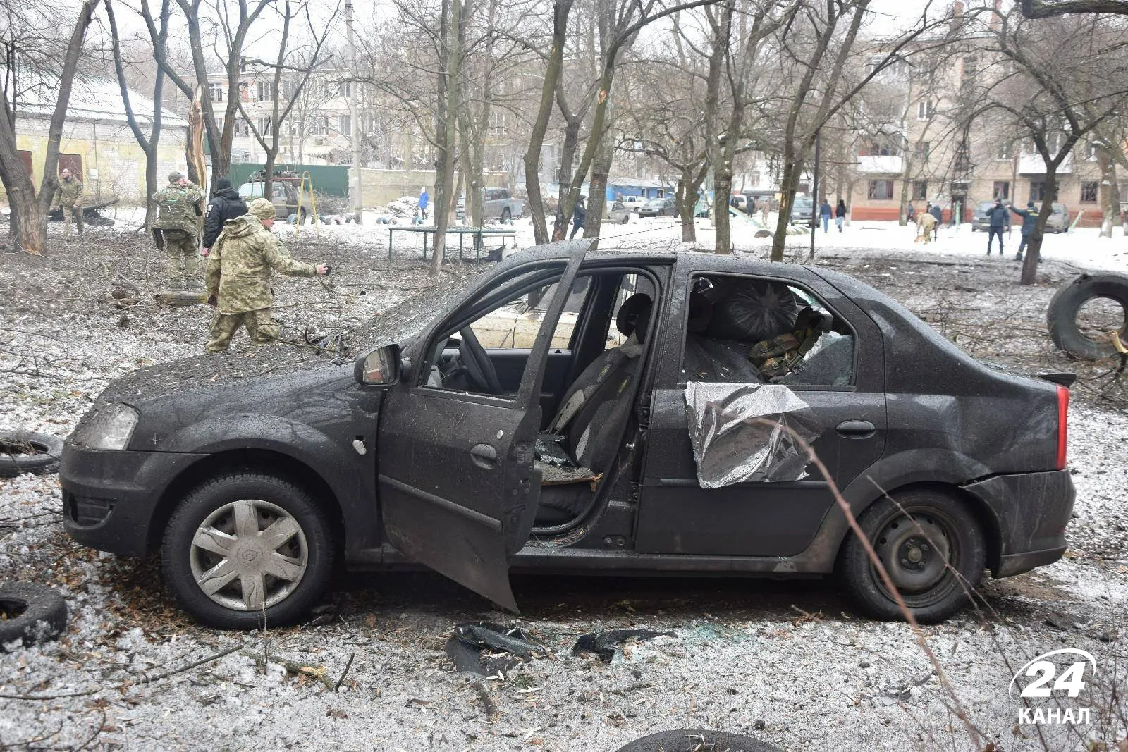 Потрощена окупантами автівка в центрі Краматорська