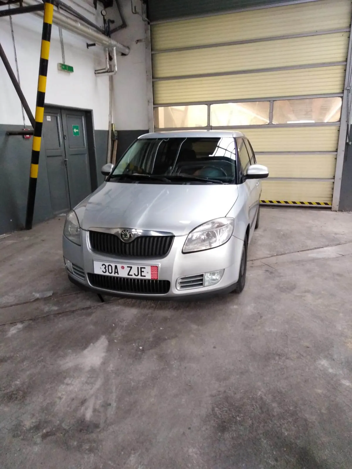 Автомобіль, який Петру передали з Чехії Автомобіль, який Петру передали з Чехії