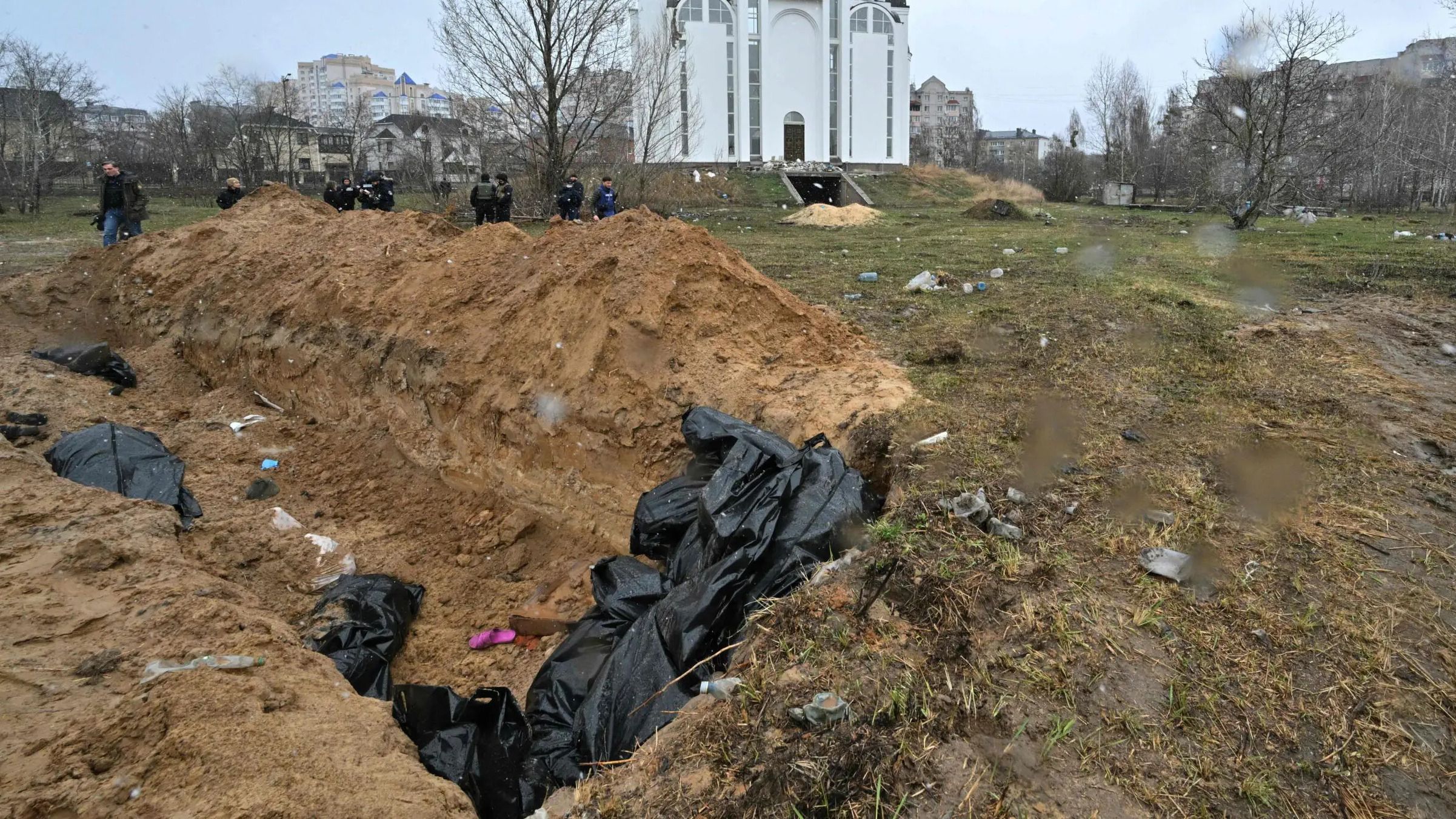 Звірства на Київщині - 197 тіл загиблих ще неідентифіковані