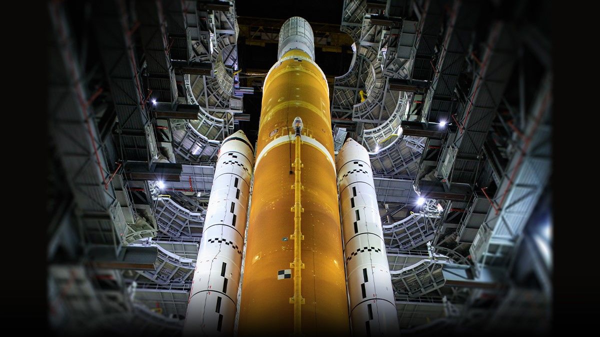 NASA представило процесс сборки ракет для пилотируемой миссии к Луне - Техно