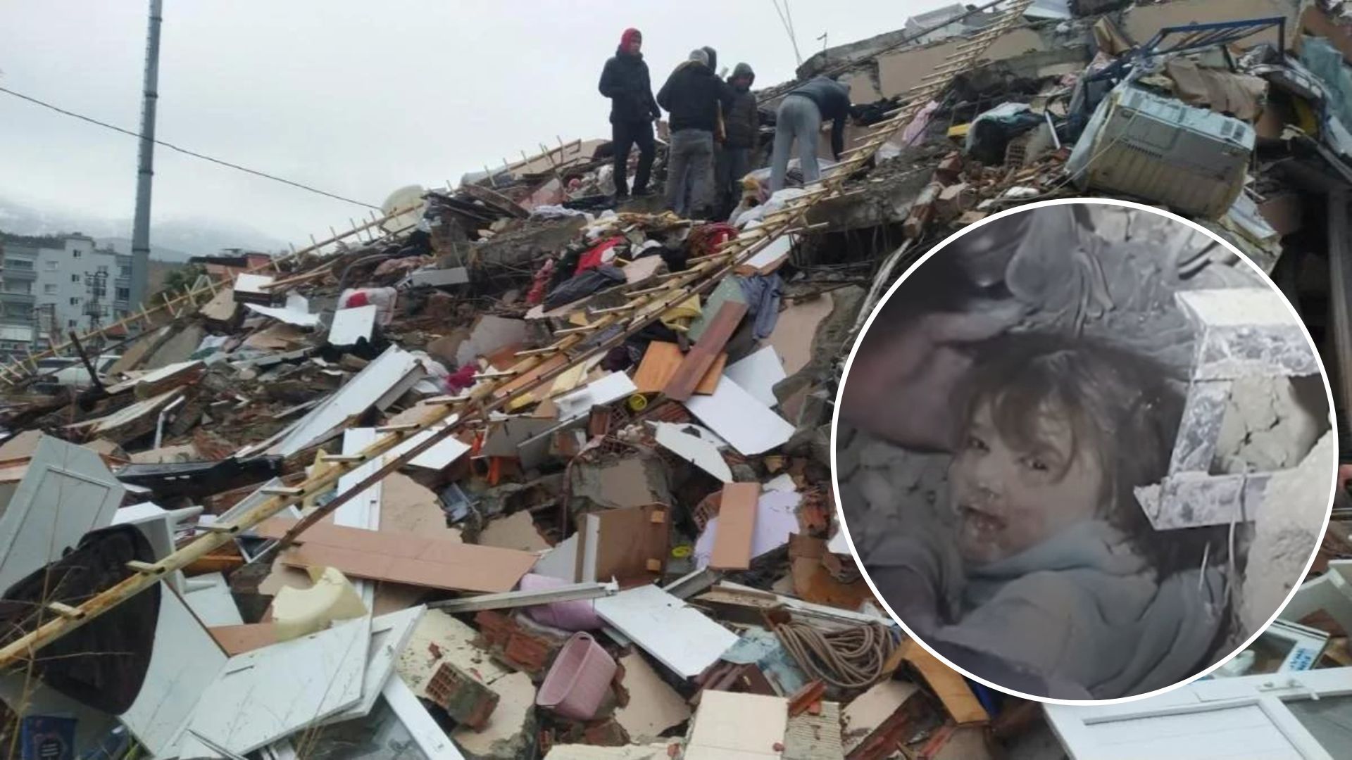 Землетрус у Туреччині - як рятували маленьку дівчинку, відео - 24 Канал