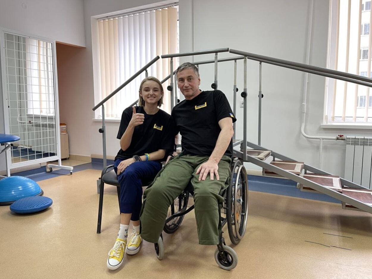 Реабилитация военных в центре Несокрушимые, Львов - история потерявшего ноги капитана ВСУ - 24 Канал Реабилитация военных в центре Несокрушимые, Львов - история потерявшего ноги капитана ВСУ - 24 Канал