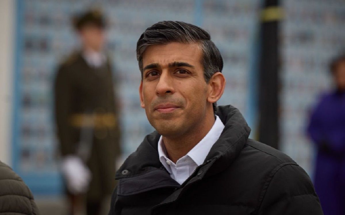 Риши Сунак не очень ловок в помощи Украине Риши Сунак не очень ловок в помощи Украине