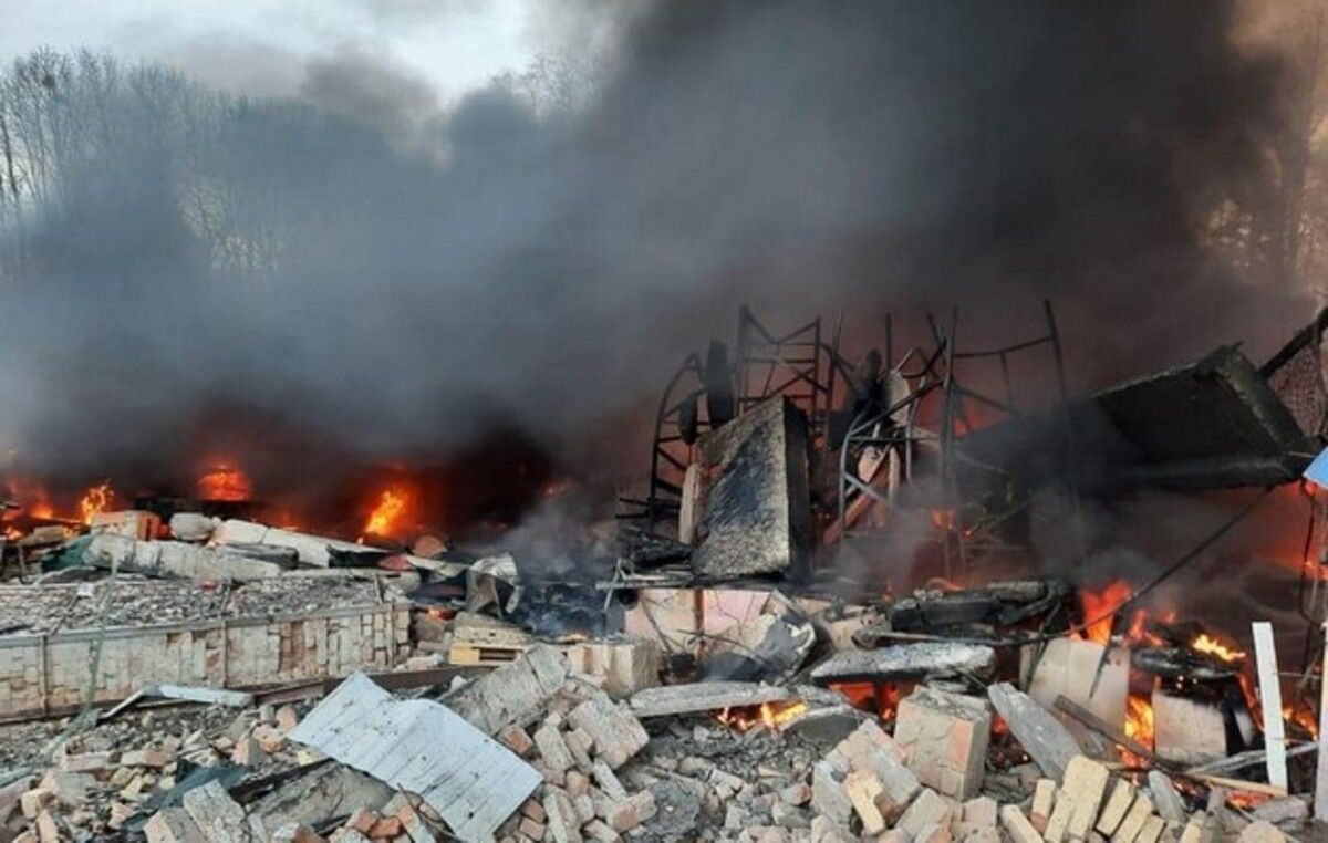 Россияне массово обстреливают Восток Украины Россияне массово обстреливают Восток Украины