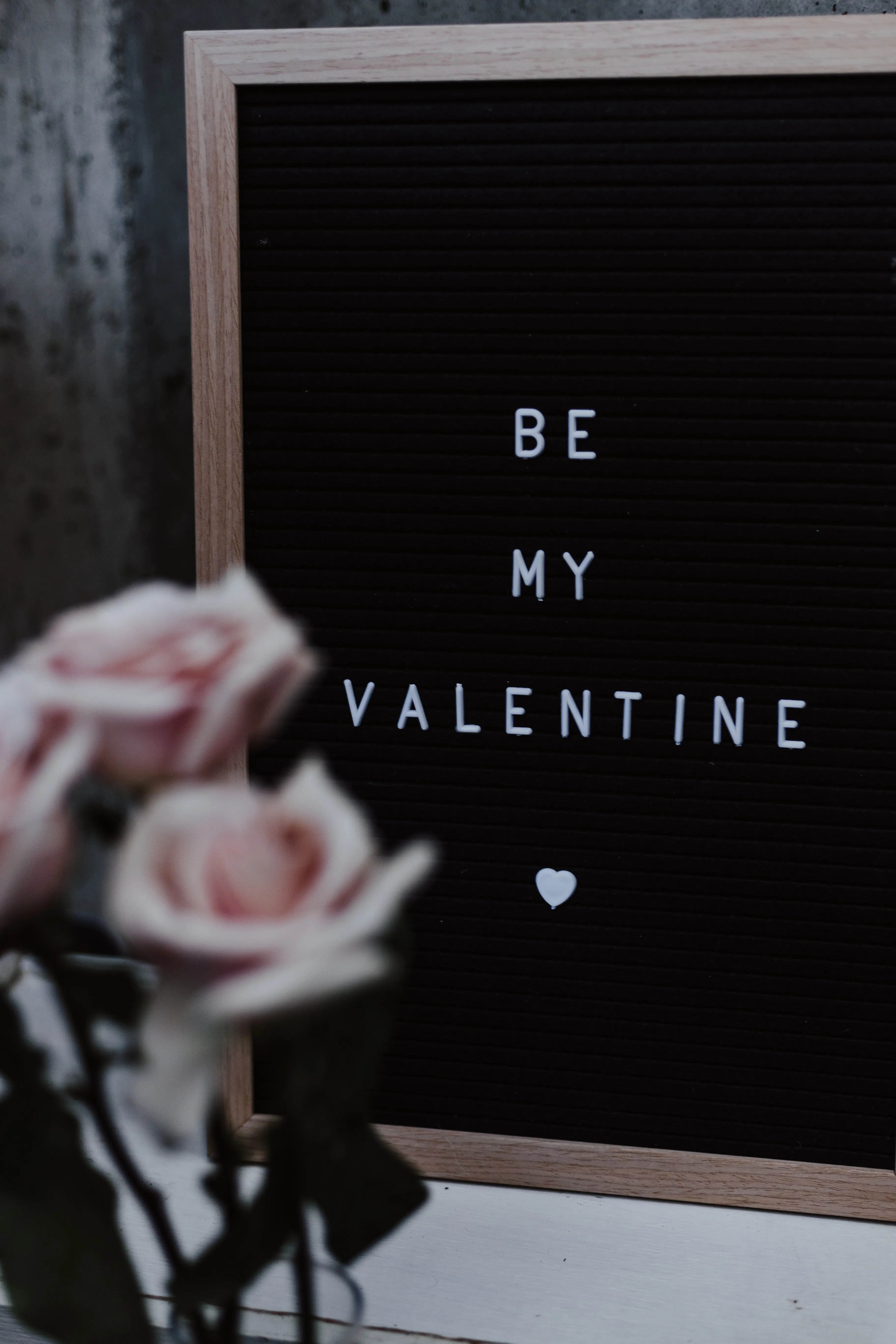Картинки-поздравления с Днем Валентина 2023 – романтические пожелания