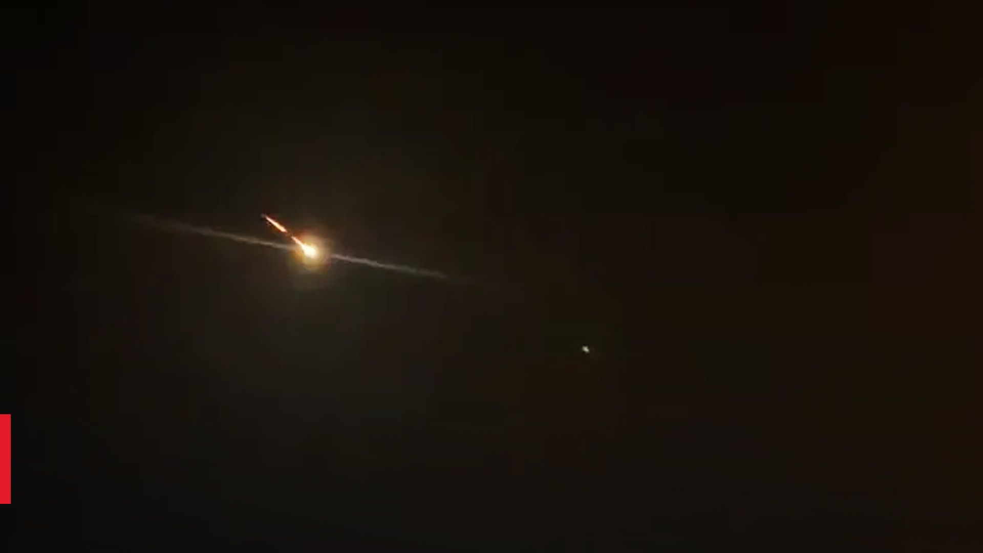 Над Францией пронесся яркий метеор: невероятные кадры Над Францией пронесся яркий метеор: невероятные кадры