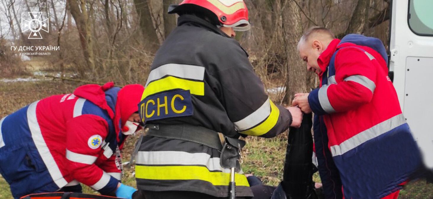 На Киевщине 11 февраля 2023 года утонул мужчина на глазах у детей - хотел спасти жену - 24 Канал На Киевщине 11 февраля 2023 года утонул мужчина на глазах у детей - хотел спасти жену - 24 Канал