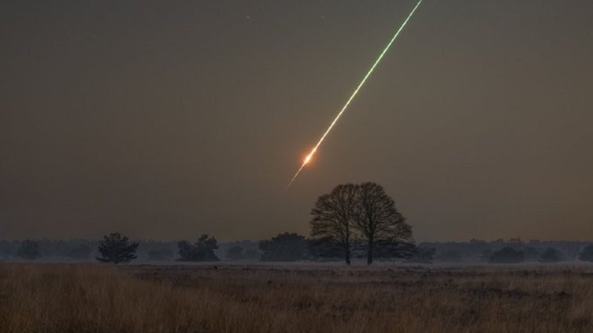 Огненный шар, образовавшийся вследствие вхождения в атмосферу астероида Sar2667