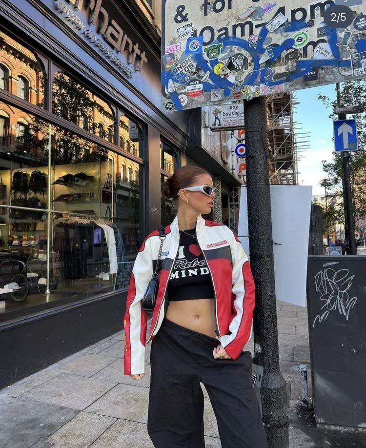 Мотокуртки – тренд весны 2023 Мотокуртки – тренд весны 2023