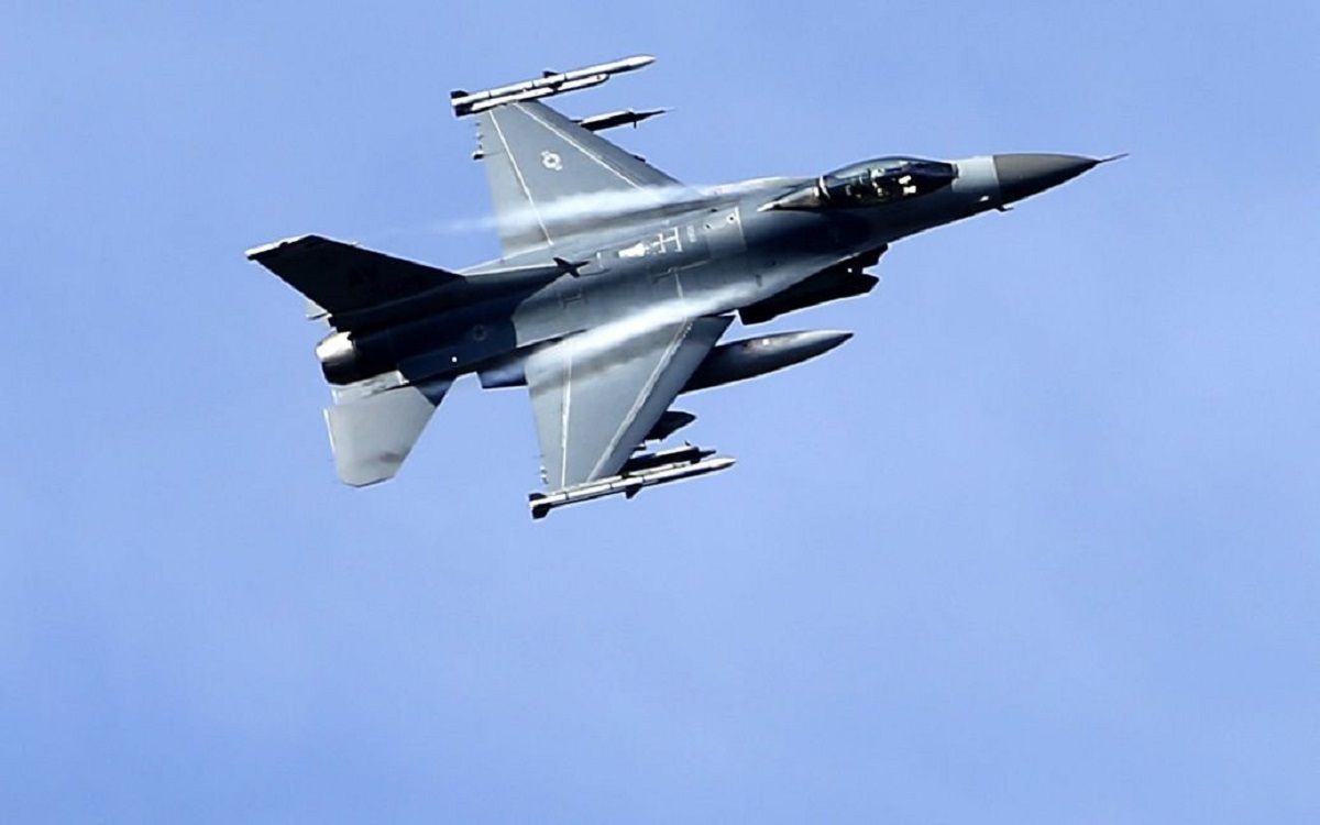 США разрешили передавать самолеты F-16 Украине