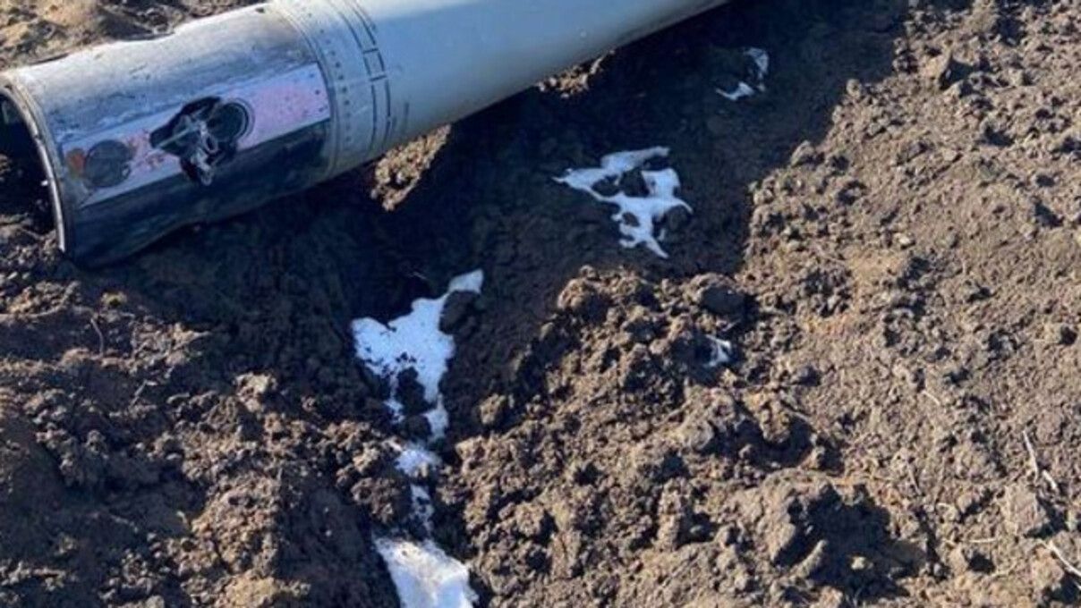 Обломки ракеты нашли после очередного обстрела Украины Обломки ракеты нашли после очередного обстрела Украины