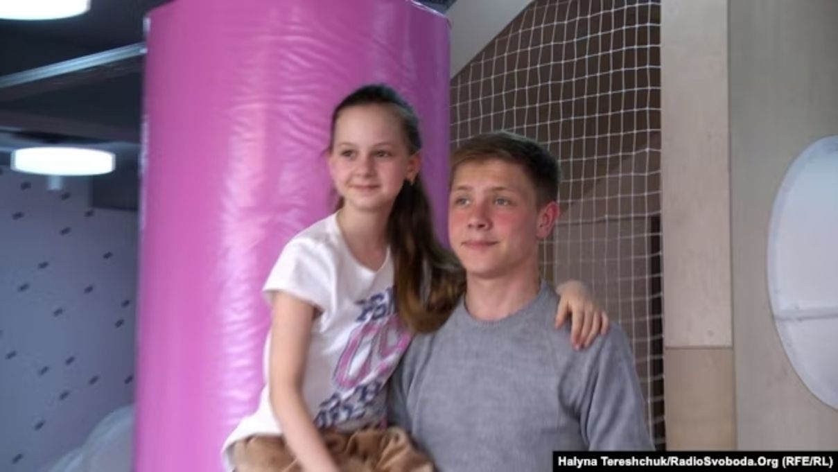 18-летний Вячеслав стал опекуном для 4 братьев и сестер: семья начала новую жизнь в Киеве - 24 Канал