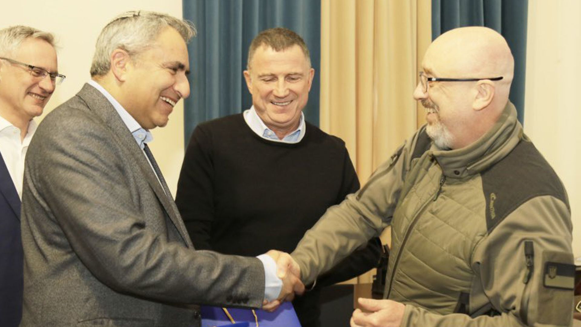 Резников встретился с делегацией израильского парламента по вопросам оборонного сотрудничества - 24 Канал Резников встретился с делегацией израильского парламента по вопросам оборонного сотрудничества - 24 Канал