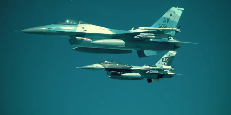 Американский истребитель F-16 Американский истребитель F-16