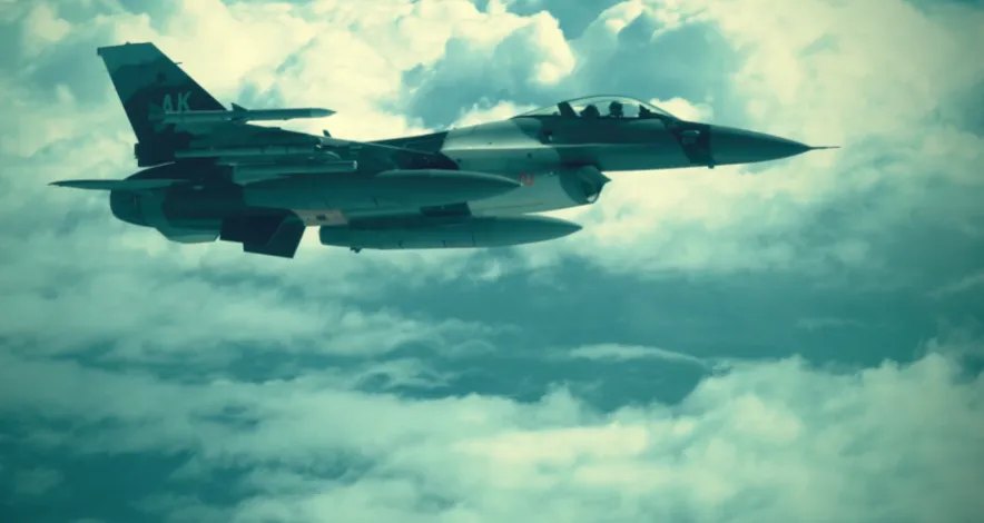 Американский истребитель F-16 Американский истребитель F-16