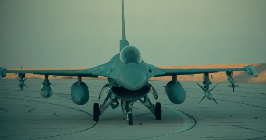 Американський винищувач F-16 Американський винищувач F-16