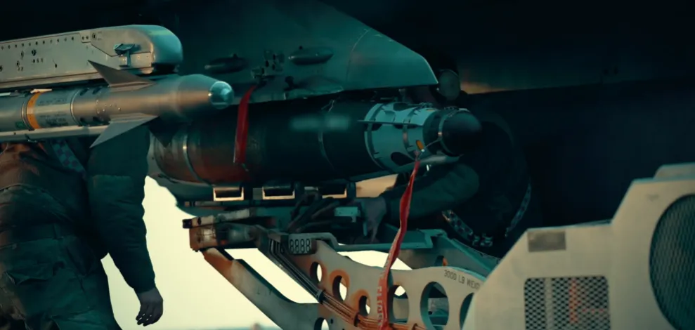 Американский истребитель F-16 Американский истребитель F-16