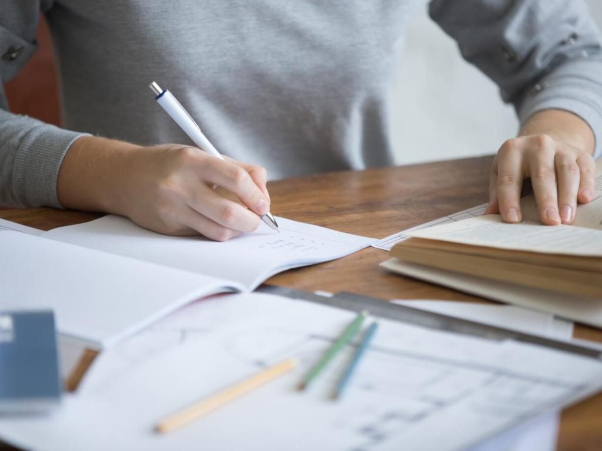 ДПА-2023 - ВРУ визначила, чи проходитимуть 11-класники атестацію у школах ДПА-2023 - ВРУ визначила, чи проходитимуть 11-класники атестацію у школах