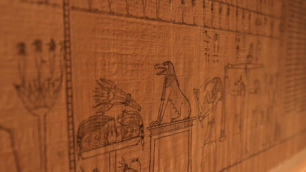Єгипетські дослідники опублікували фотографії сувою Книги Мертвих, який змогли розгорнути