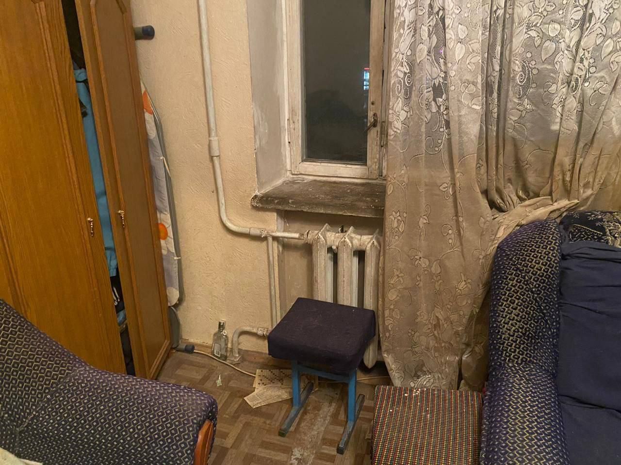 В Борисполе мужчина выбросил из окна многоэтажки собаку