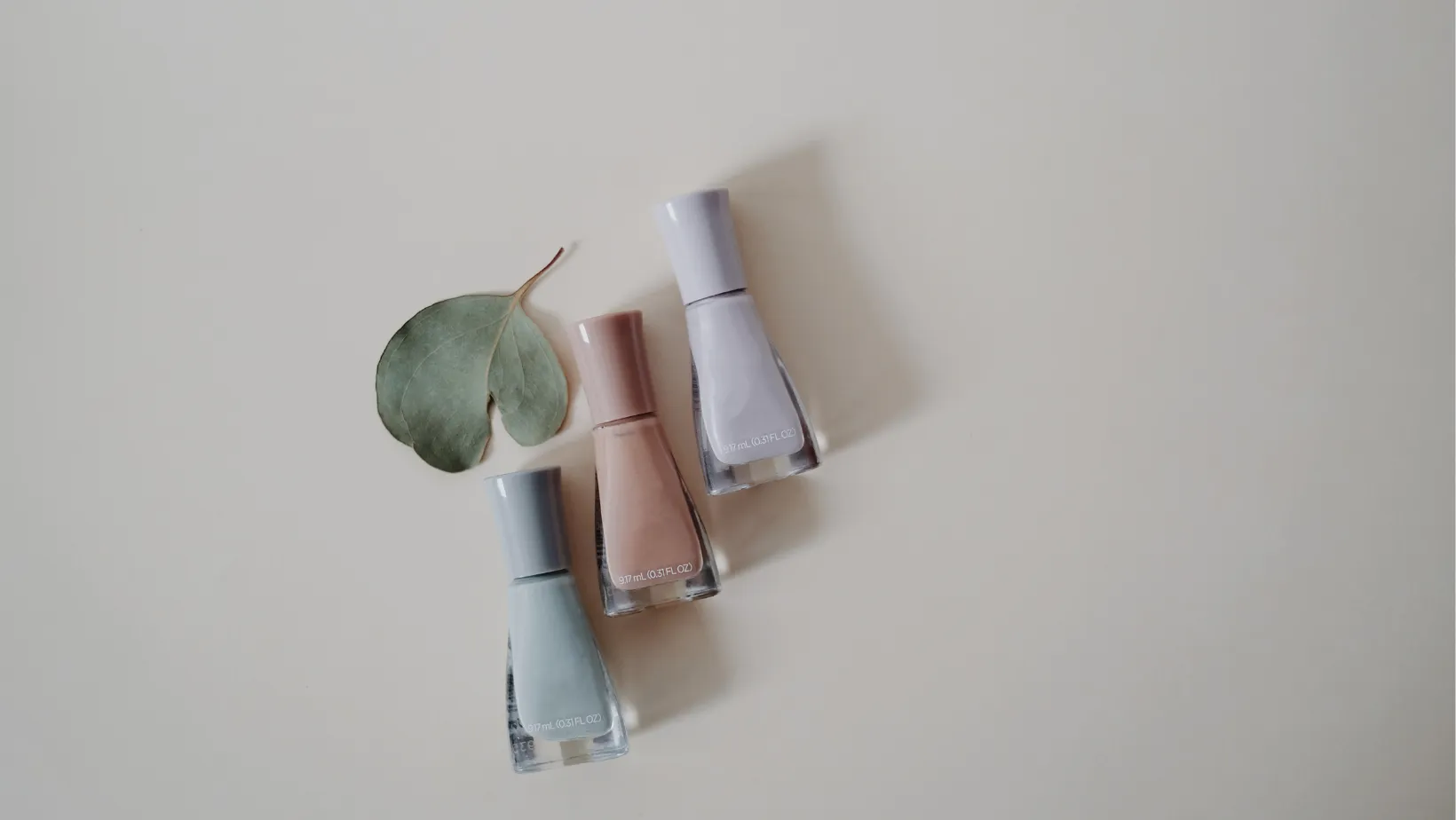 Раствор для снятия лака может очистить кожу от суперклея. Раствор для снятия лака может очистить кожу от суперклея.